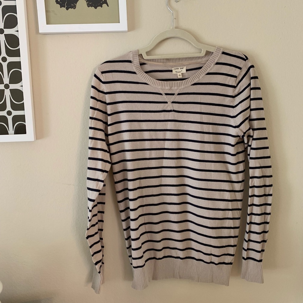 Green Coast Thin Crew Neck Sweater